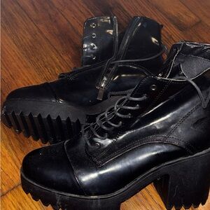 Black Women's Lace-Up Ankle Boots